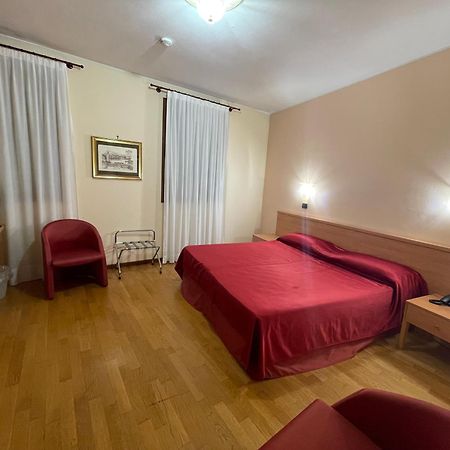 Hotel AB Baretta Legnaro Buitenkant foto